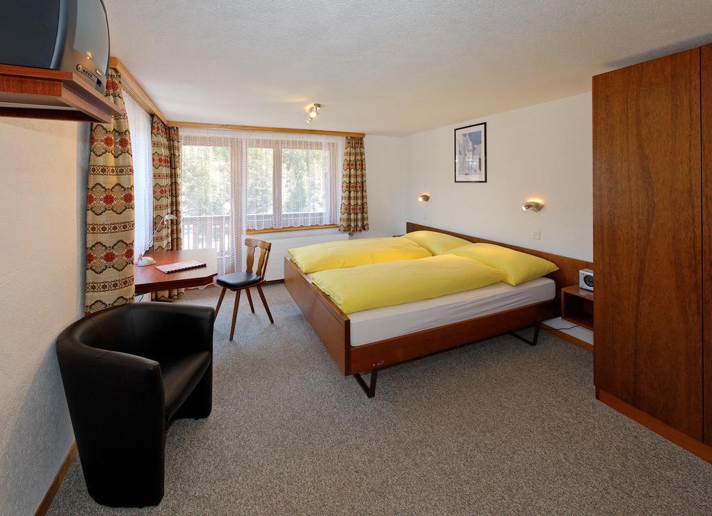 Hotel Zum See Grachen Room photo