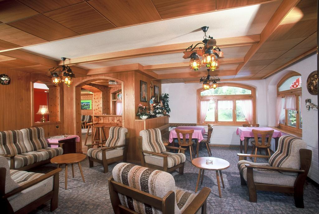 Hotel Zum See Grachen Exterior photo